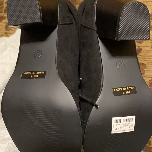 Fold over, Black suede, Fur cuff Booties, size 8 - Picture 6 of 8